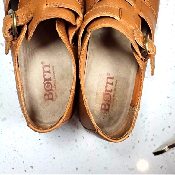 BORN Brown Leather Fisherman Style Mules Women's 8.5 M - Picture 3 of 10